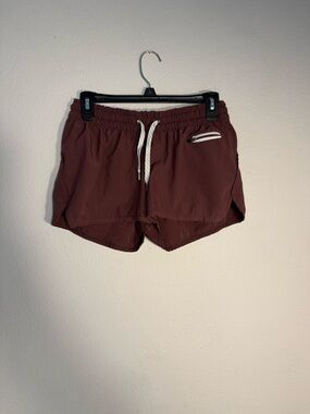 Vuori Clementine 2.0 Performance Shorts Mulberry S athleisure gym running casual